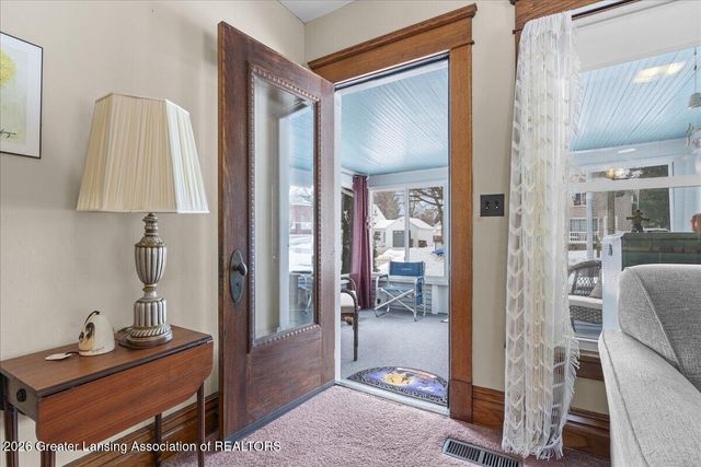 303 W Washington Street, Dewitt, MI 48820