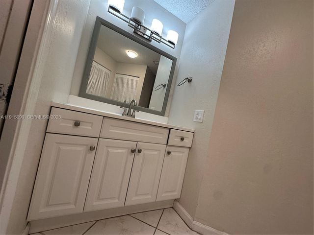 9336 Ketay Cir, Boca Raton, FL 33428