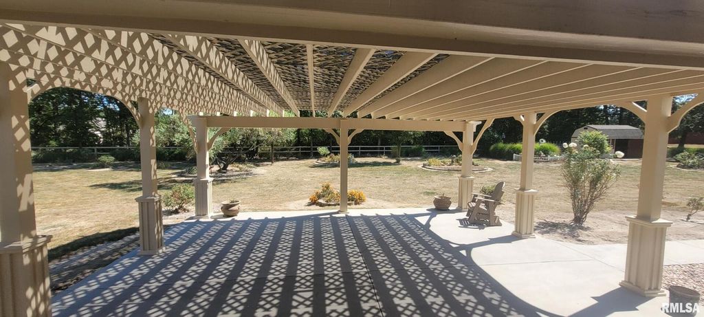 Image 15 of property listing at 1670 WOODS Lane, Centralia, IL 62801