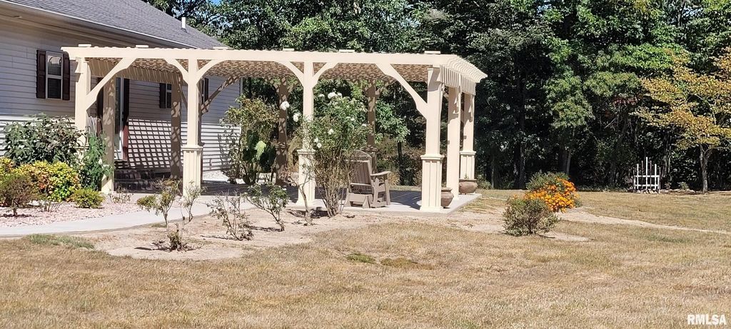 Image 18 of property listing at 1670 WOODS Lane, Centralia, IL 62801