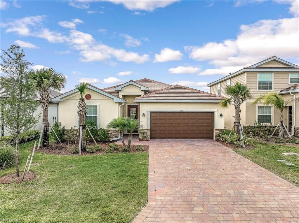 3647 Passion Vine DR, Alva, FL 33920
