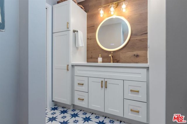 9005 Cynthia Street 214, West Hollywood, CA 90069
