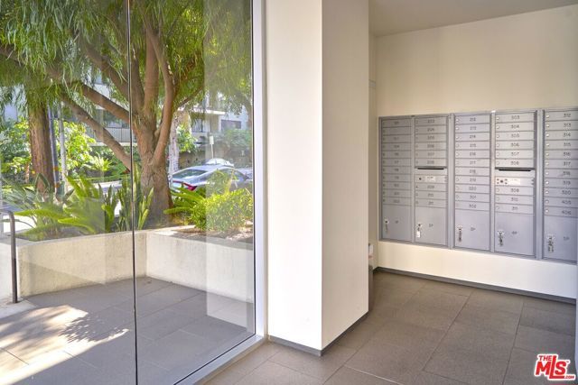 9005 Cynthia Street 214, West Hollywood, CA 90069