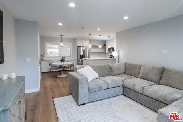 9005 Cynthia Street 214, West Hollywood, CA 90069
