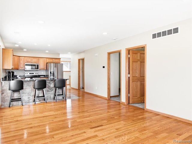 2835 17th Avenue, Port Huron, MI 48060