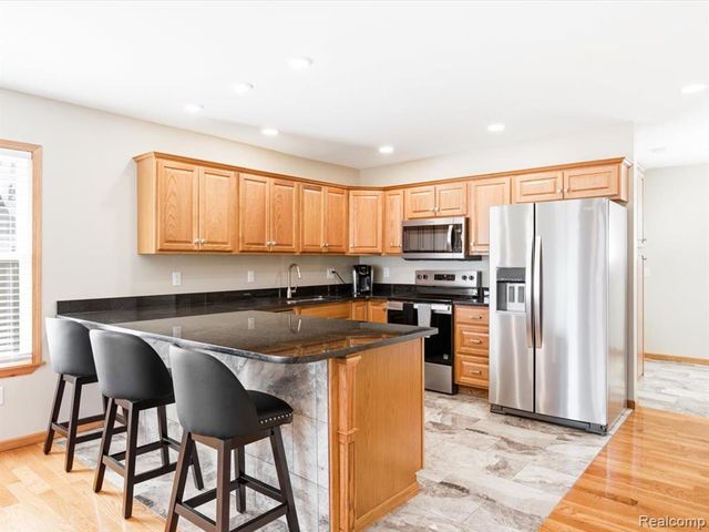 2835 17th Avenue, Port Huron, MI 48060