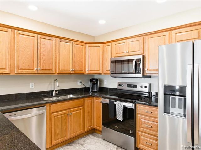 2835 17th Avenue, Port Huron, MI 48060