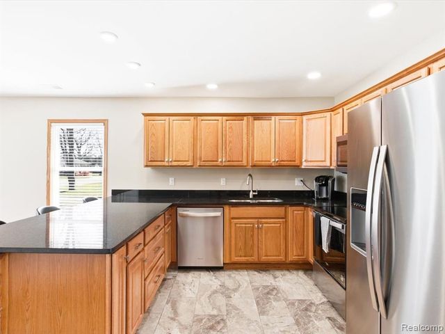 2835 17th Avenue, Port Huron, MI 48060