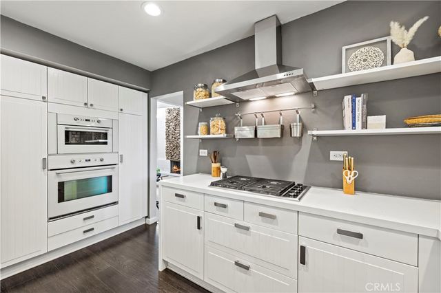 21206 Merridy Street, Chatsworth, CA 91311