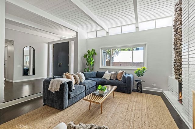 21206 Merridy Street, Chatsworth, CA 91311