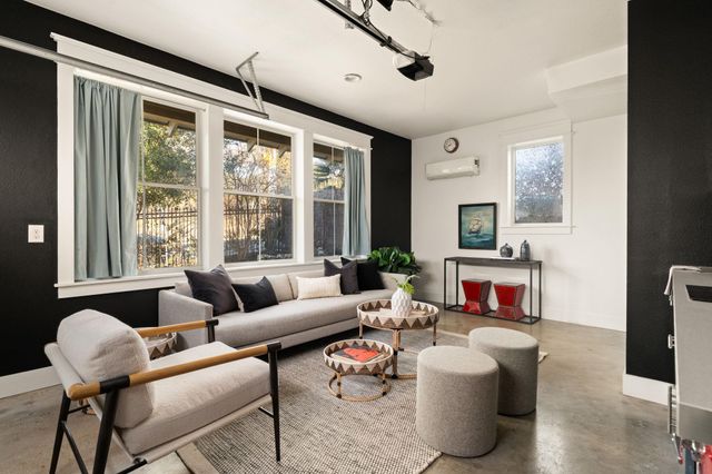 703 E Live Oak ST, Austin, TX 78704