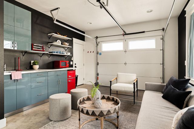 703 E Live Oak ST, Austin, TX 78704