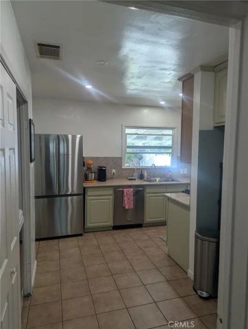 734 Lee, San Bernardino, CA 92405