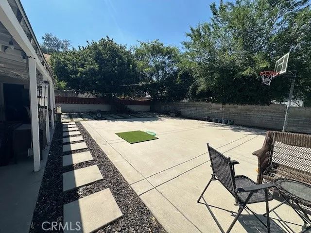 734 Lee, San Bernardino, CA 92405