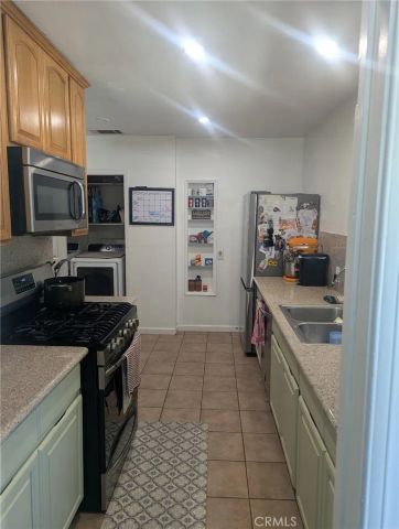 734 Lee, San Bernardino, CA 92405