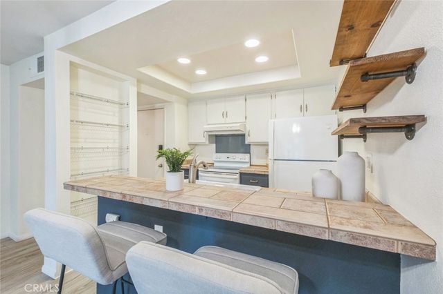 10699 San Diego Mission Road 205, San Diego, CA 92108