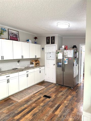 929 Brookhaven Road, Statesville, NC 28625