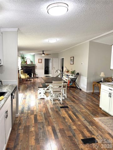 929 Brookhaven Road, Statesville, NC 28625