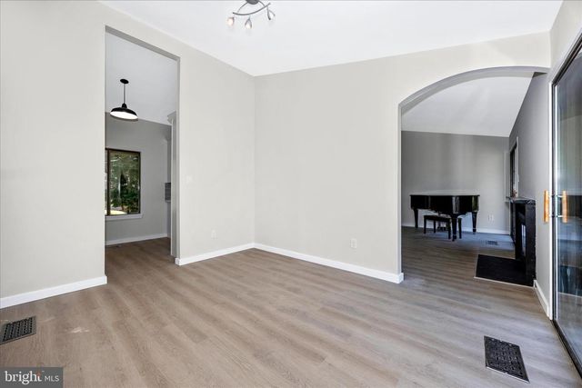 10704 WAYRIDGE DR, Montgomery Village, MD 20886
