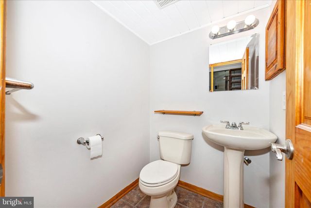 10704 WAYRIDGE DR, Montgomery Village, MD 20886