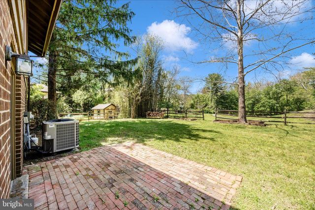 10704 WAYRIDGE DR, Montgomery Village, MD 20886