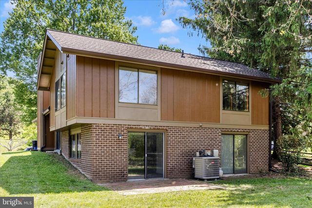 10704 WAYRIDGE DR, Montgomery Village, MD 20886