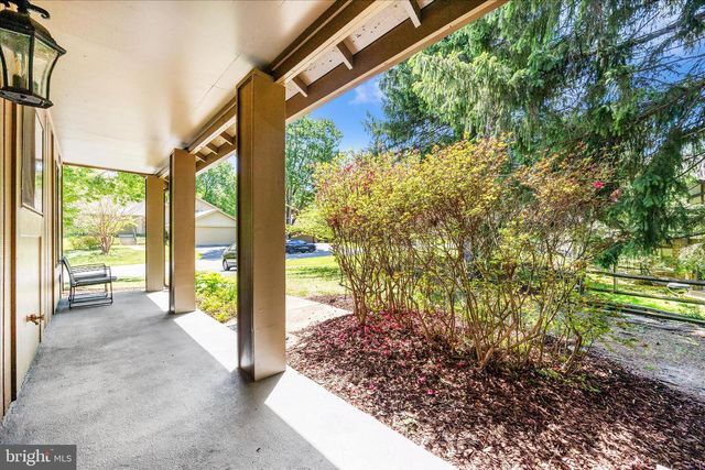 10704 WAYRIDGE DR, Montgomery Village, MD 20886