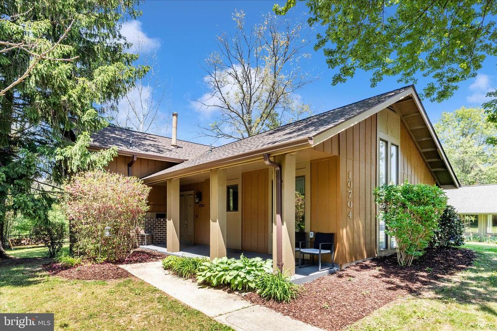 Image 1 of property listing at 10704 WAYRIDGE DR, Montgomery Village, MD 20886