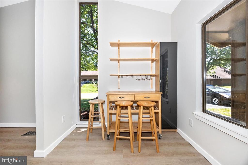 Image 18 of property listing at 10704 WAYRIDGE DR, Montgomery Village, MD 20886