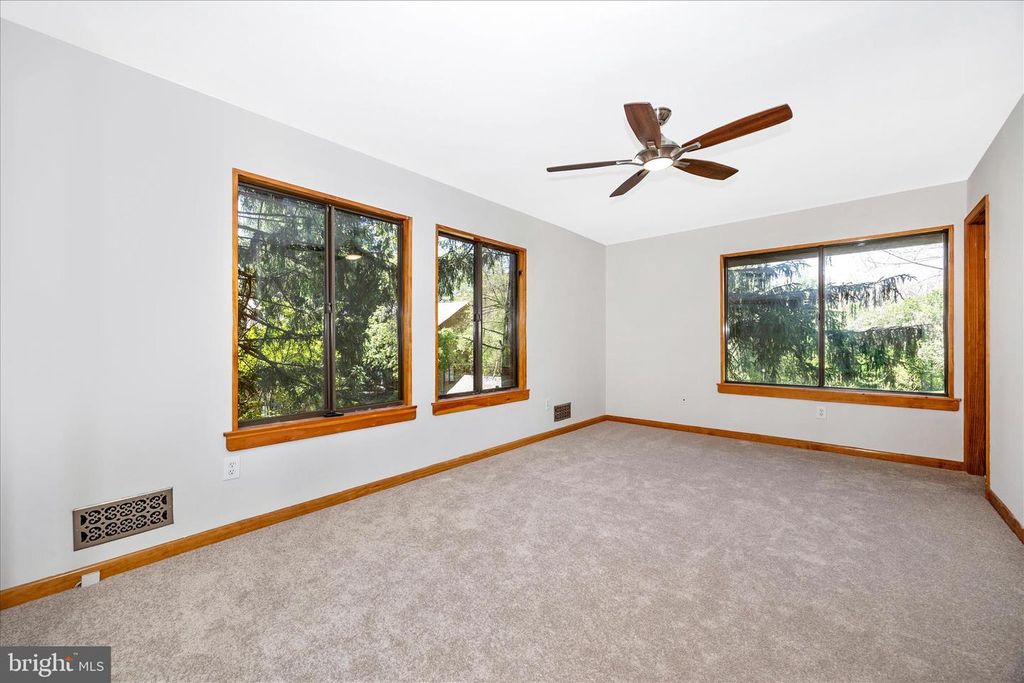 Image 22 of property listing at 10704 WAYRIDGE DR, Montgomery Village, MD 20886