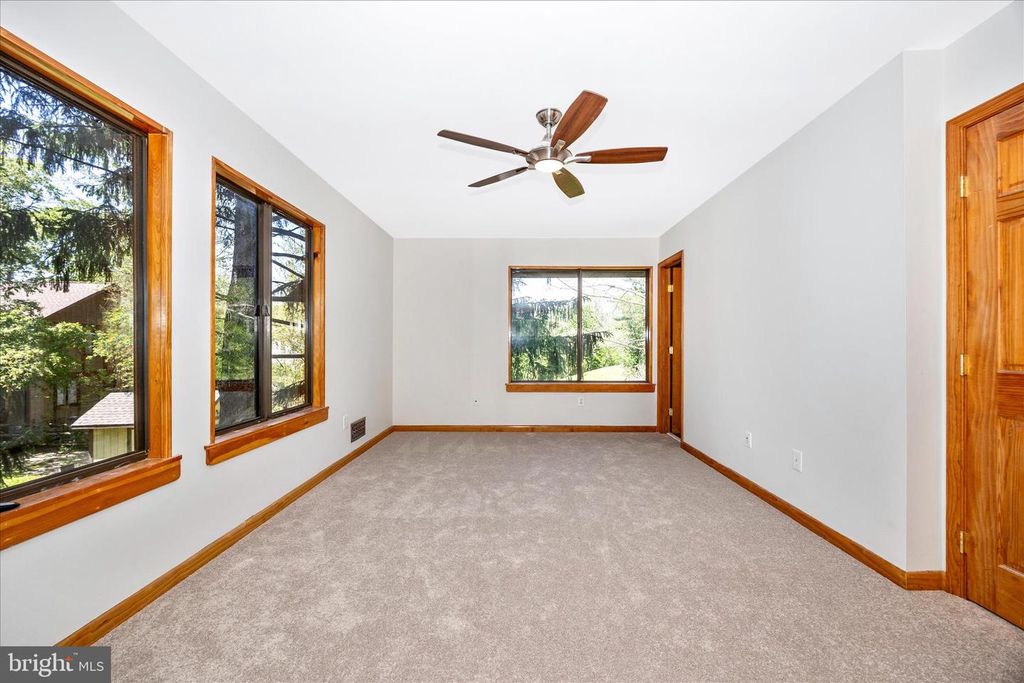 Image 23 of property listing at 10704 WAYRIDGE DR, Montgomery Village, MD 20886