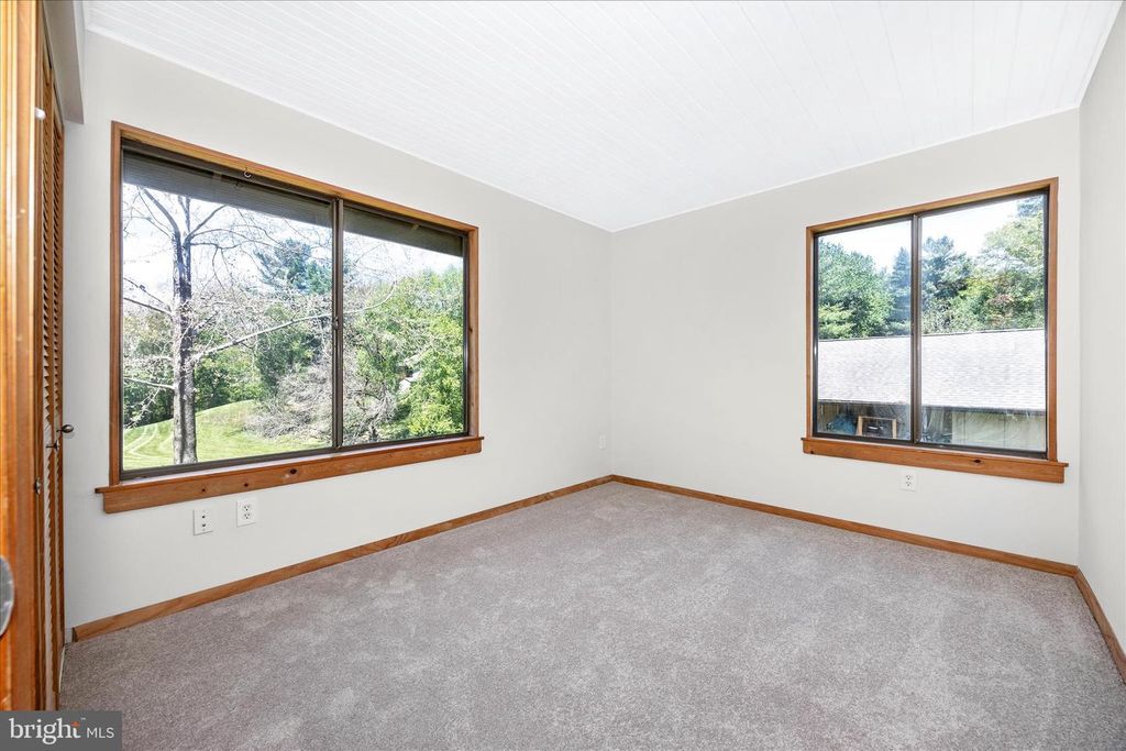 Image 28 of property listing at 10704 WAYRIDGE DR, Montgomery Village, MD 20886