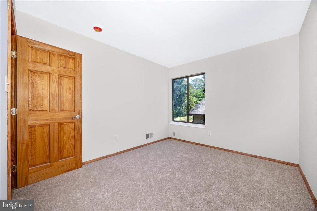 Image 30 of property listing at 10704 WAYRIDGE DR, Montgomery Village, MD 20886