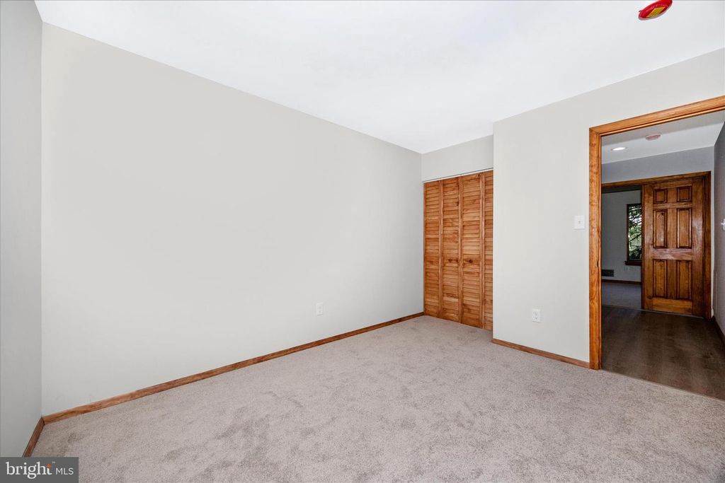 Image 31 of property listing at 10704 WAYRIDGE DR, Montgomery Village, MD 20886
