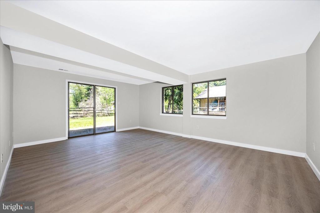 Image 34 of property listing at 10704 WAYRIDGE DR, Montgomery Village, MD 20886