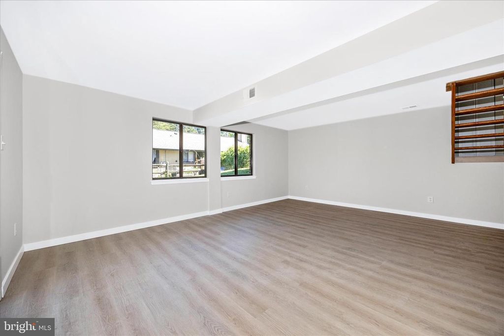 Image 37 of property listing at 10704 WAYRIDGE DR, Montgomery Village, MD 20886