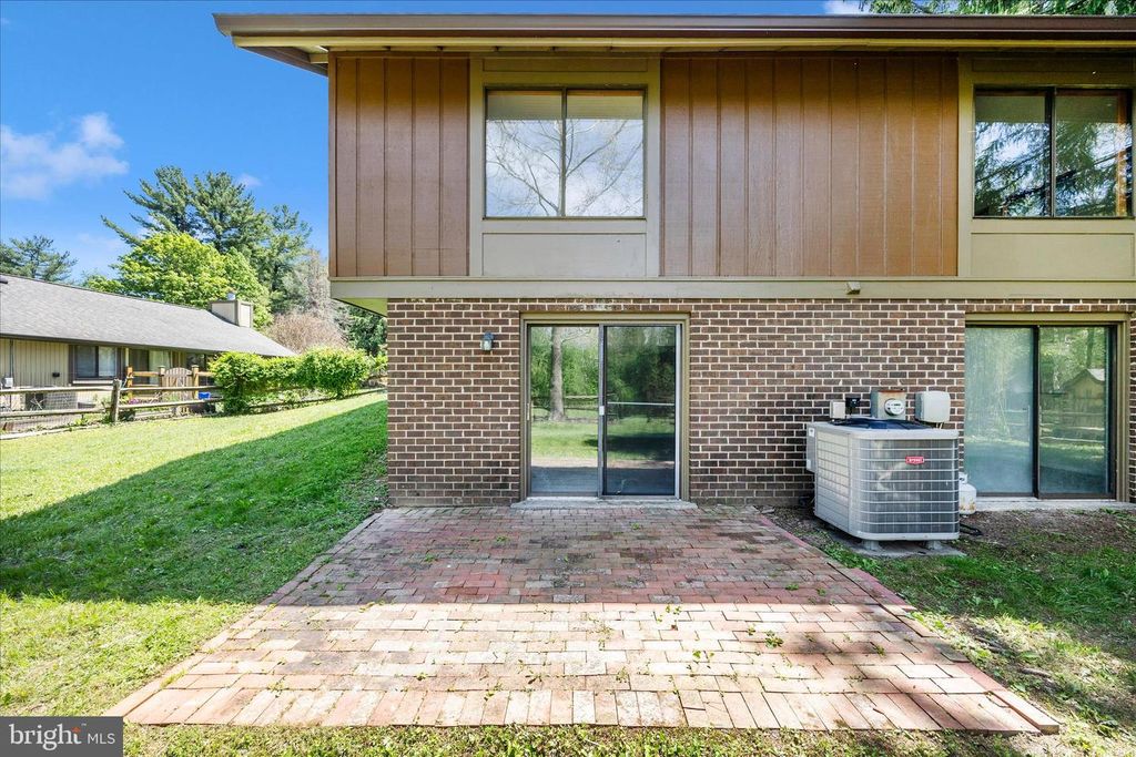 Image 42 of property listing at 10704 WAYRIDGE DR, Montgomery Village, MD 20886