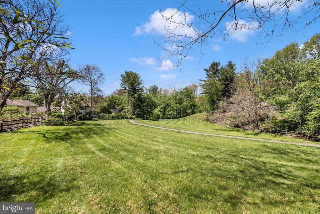 Image 49 of property listing at 10704 WAYRIDGE DR, Montgomery Village, MD 20886