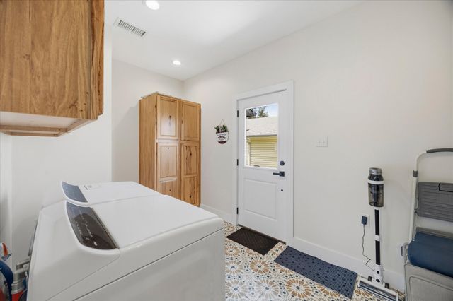 524 Sampan Drive, Tool, TX 75143
