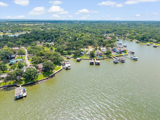 524 Sampan Drive, Tool, TX 75143