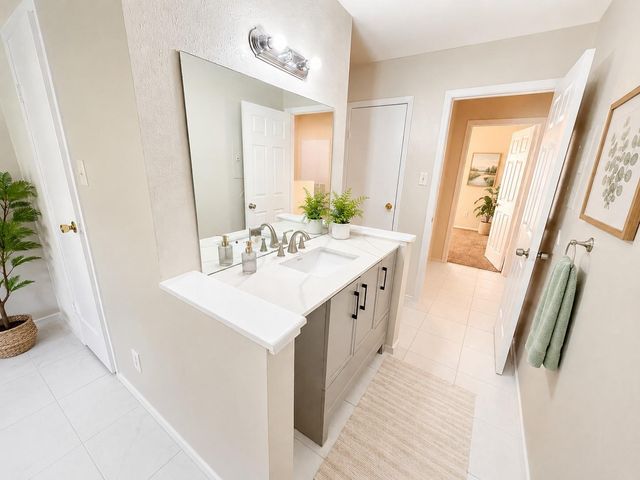 8714 Victorian Village Drive 8, Houston, TX 77071