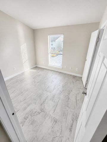 8714 Victorian Village Drive 8, Houston, TX 77071