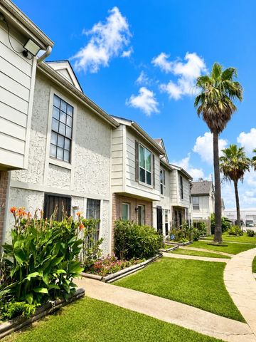 8714 Victorian Village Drive 8, Houston, TX 77071