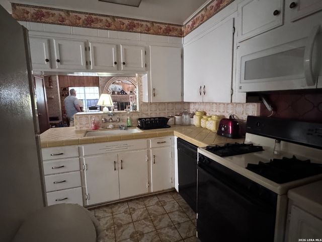 205 W Mayfield, San Antonio, TX 78221