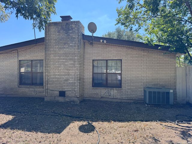 205 W Mayfield, San Antonio, TX 78221