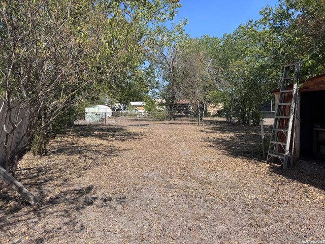 205 W Mayfield, San Antonio, TX 78221