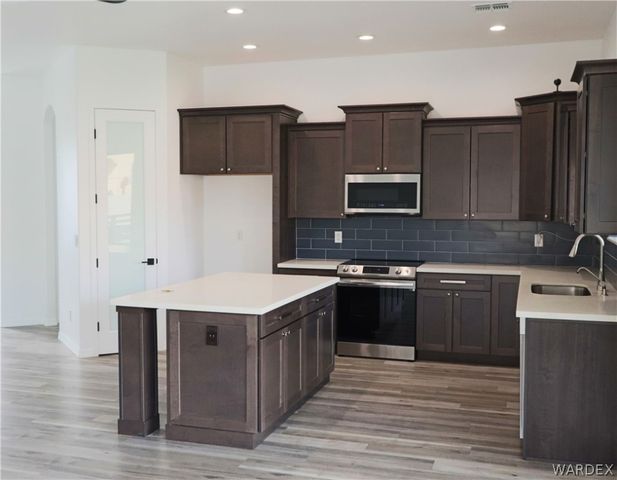 3383 Sunbeam Drive, Bullhead City, AZ 86429