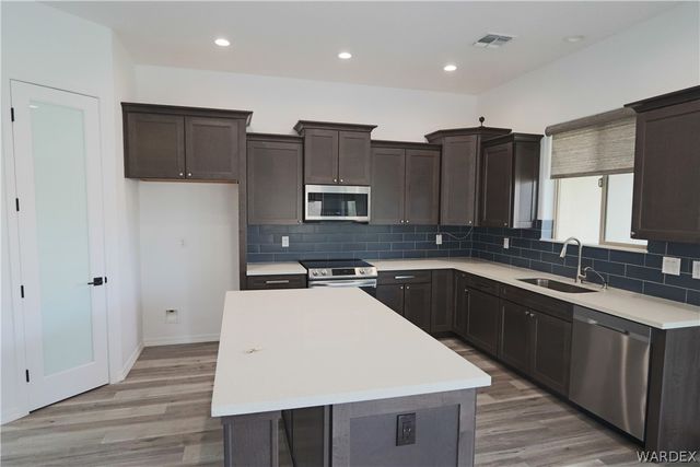 3383 Sunbeam Drive, Bullhead City, AZ 86429