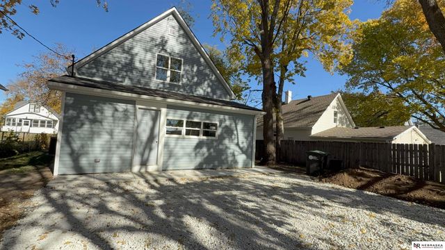 3719 X Street, Omaha, NE 68107