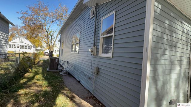 3719 X Street, Omaha, NE 68107